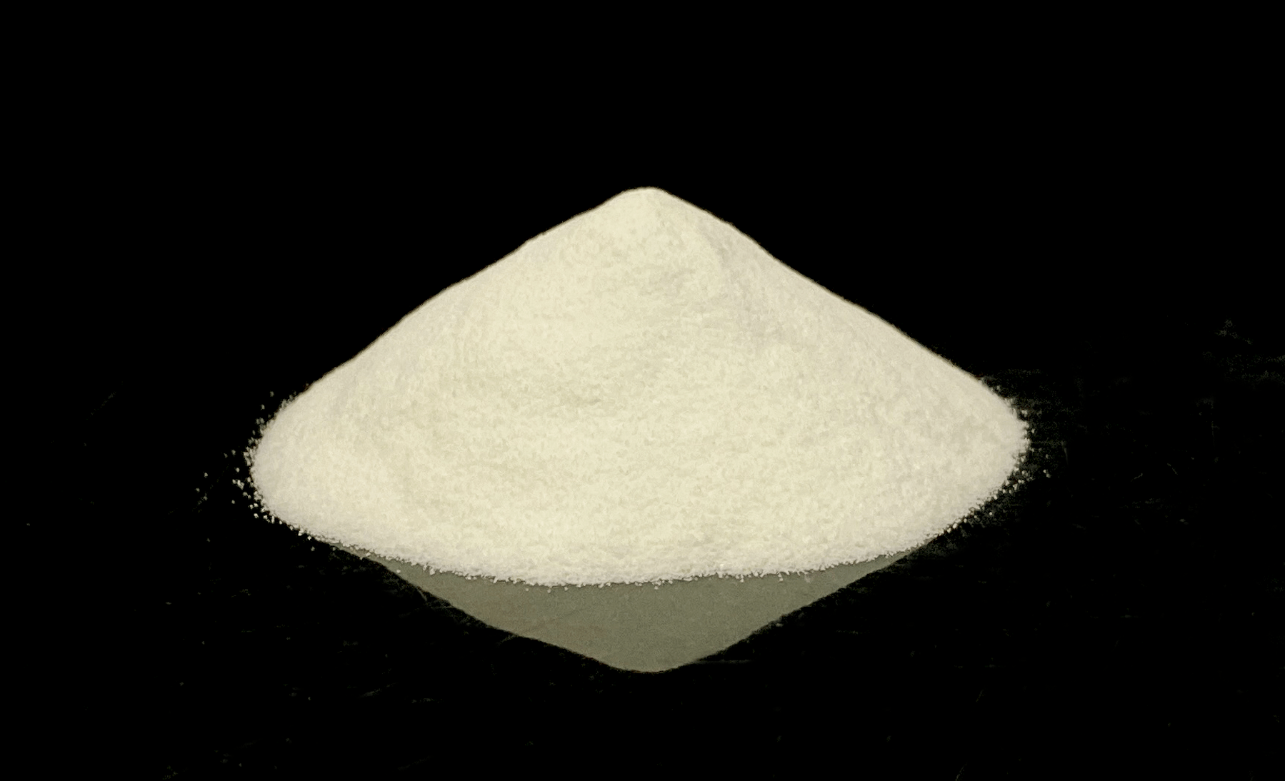 Cómo usar polvos que brillan en la oscuridad en Tumbler 5 Una imagen de polvo azul verdoso que brilla en la oscuridad, que muestra su color vibrante y sus propiedades luminiscentes.