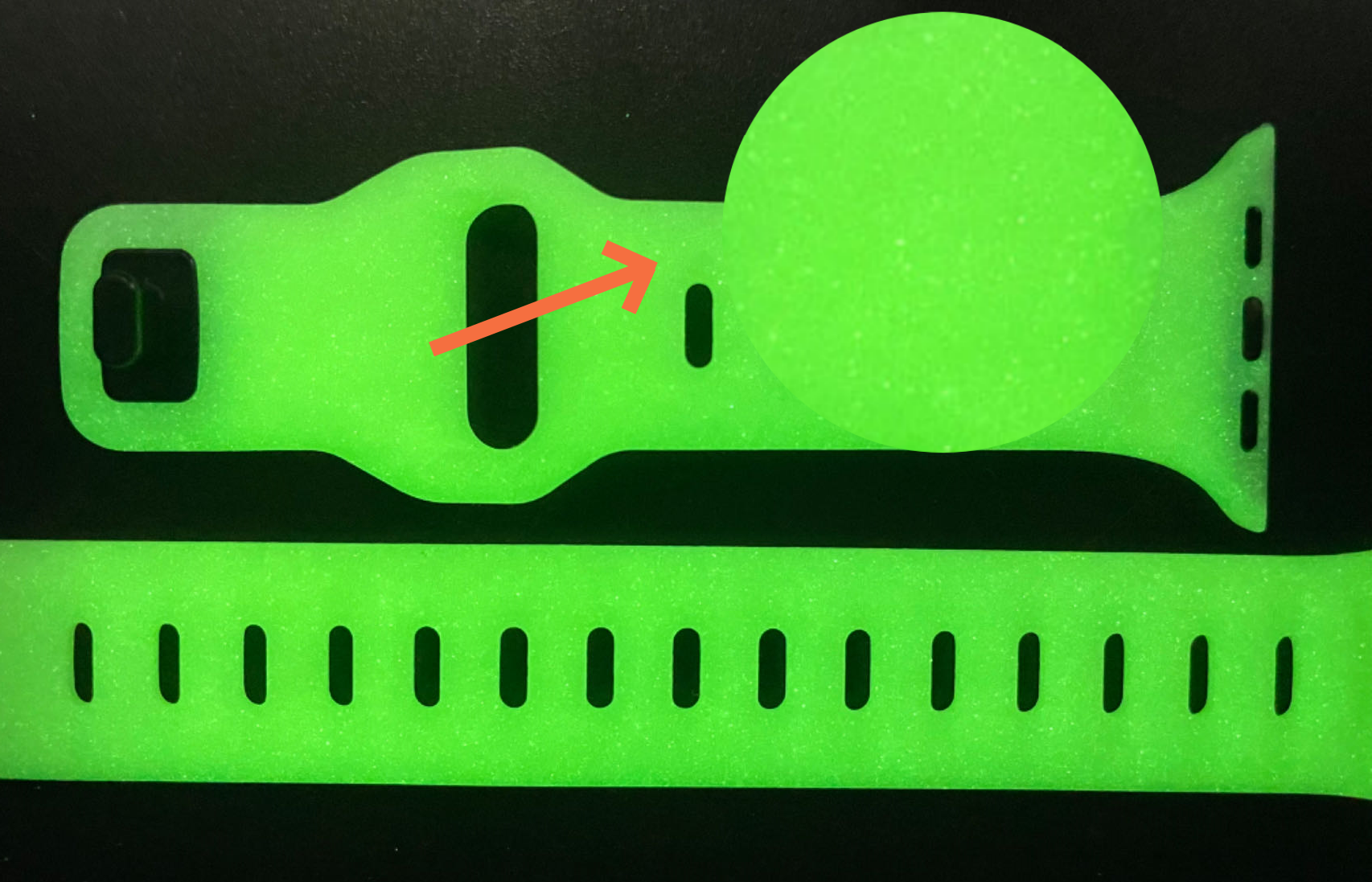 Close-up-of-the-glow-in-the-dark-wristband