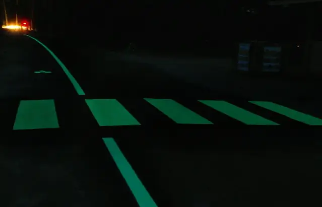 Glow-in-the-dark-road-marking